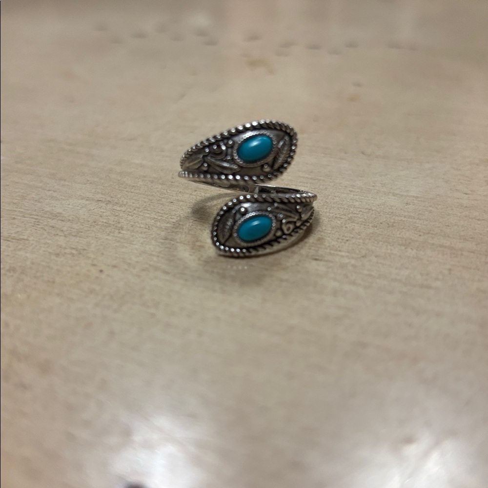 Montana Silversmiths Silver Ring with Turquoise Accents - Picture 5 of 6